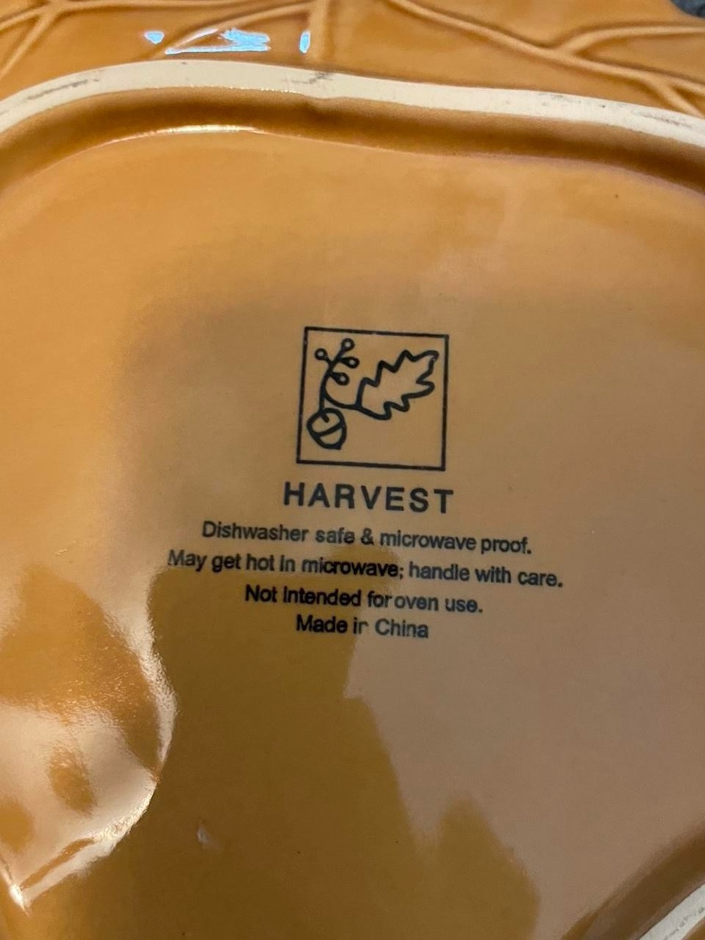 Harvest Mustard Yellow Leaf Plate Ceramic Microwave Dishwasher Safe Serving Tray - Picture 3 of 3